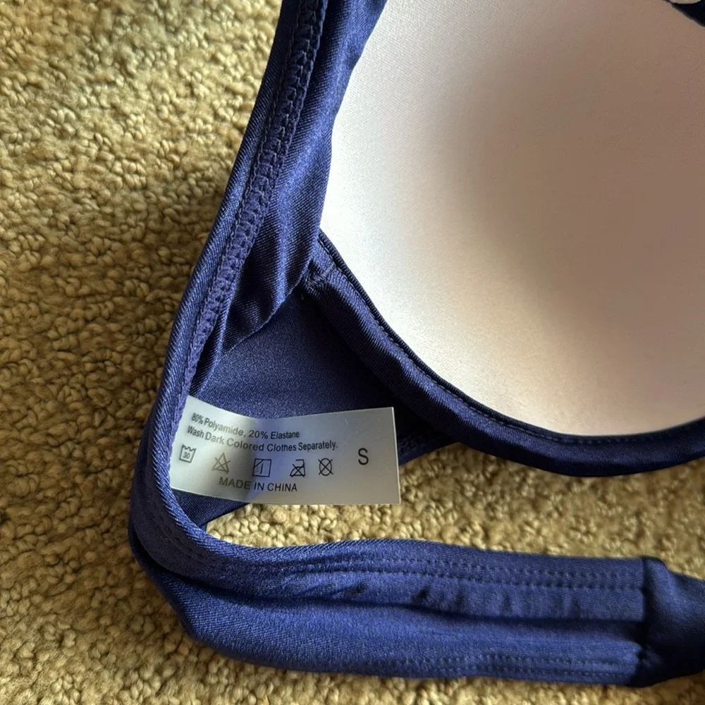 029 NWOT Halter Tie Criss Cross Bikini Set - Size Small‎